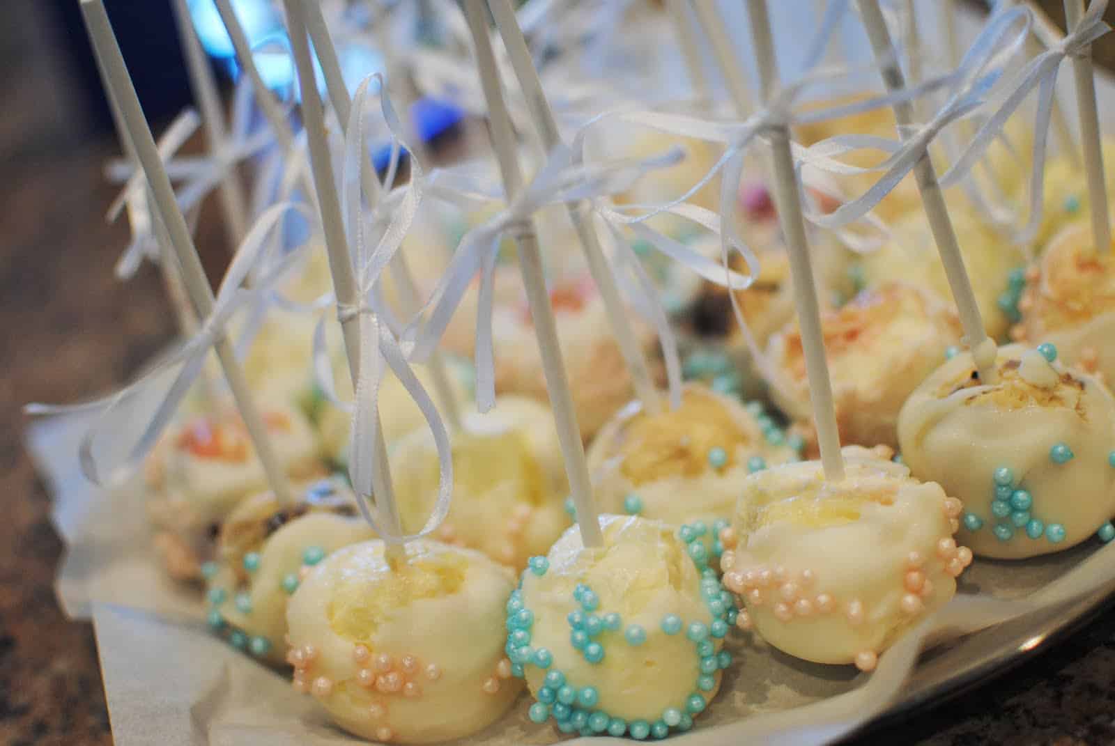 Cake Pops and Cheesecake Pops - Cupcake Diaries