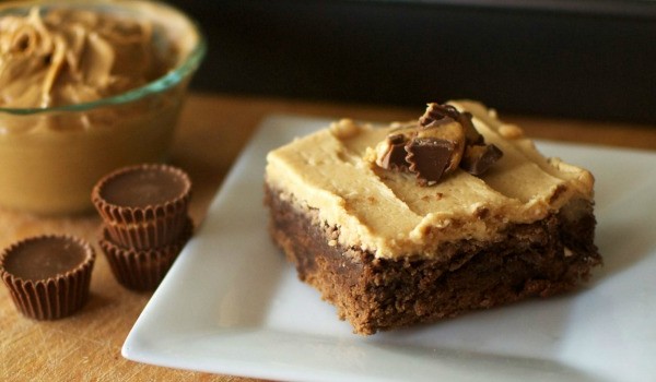 peanut-butter-cup-brownies-with-peanut-butter-frosting-header