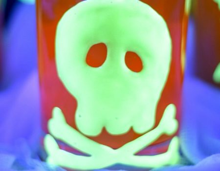 Glow-In-The-Dark Halloween Cilngs