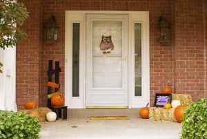 Easy Ways to Turn a Halloween Porch into a Thanksgiving/Fall Porch