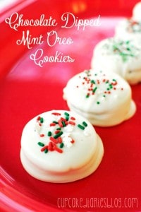 chocolate-dipped-mint-oreo-cookies