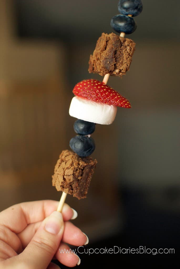 red-white-and-blue-fruit-and-brownie-skewer-2