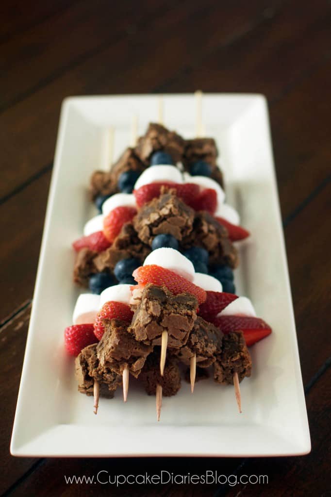 red-white-and-blue-fruit-and-brownie-skewers-4