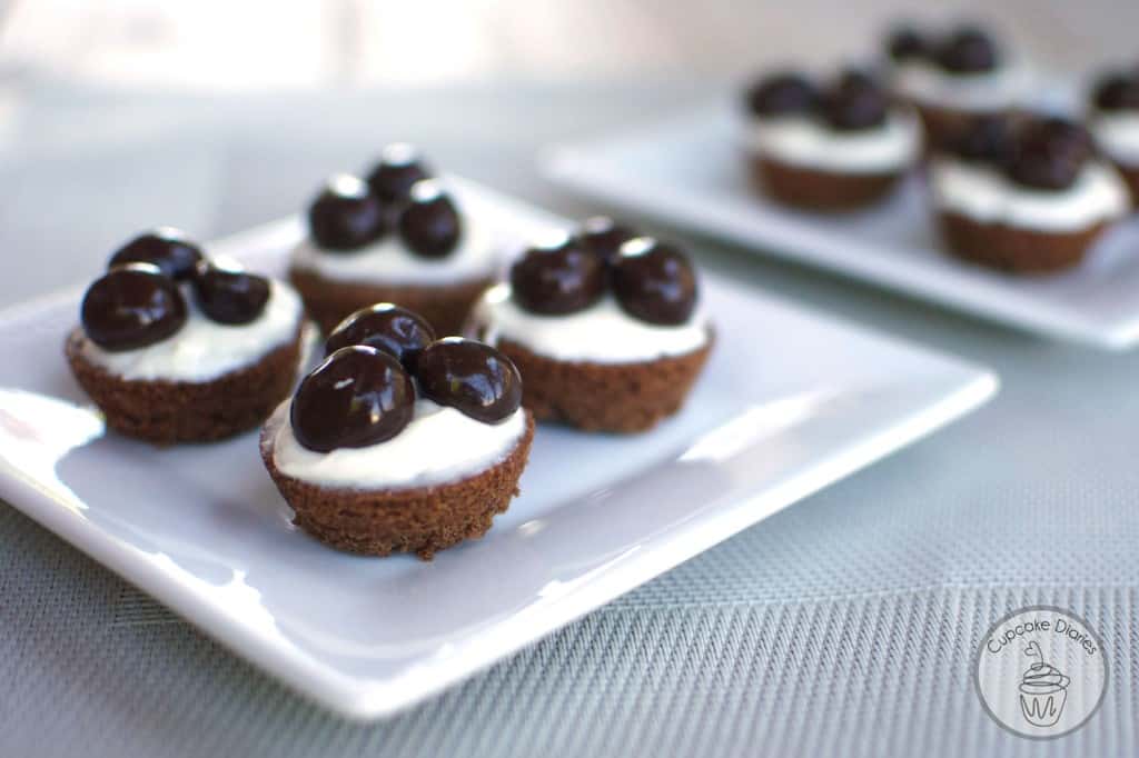 chocolate-cranberries-and-cream-brownie-bites-2