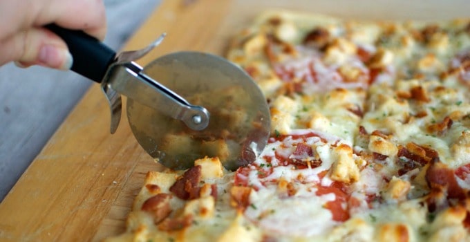 Chicken Bacon Ranch Pizza - Cupcake Diaries