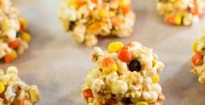 Halloween Popcorn Balls {30 Days of Halloween – Day 21}