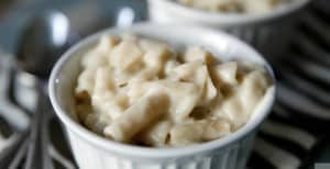 Slow Cooker Creamy White Mac ‘n Cheese