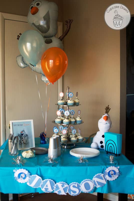 Simple Olaf Birthday Party - A darling Olaf party without all the work! Includes two FREE printables!