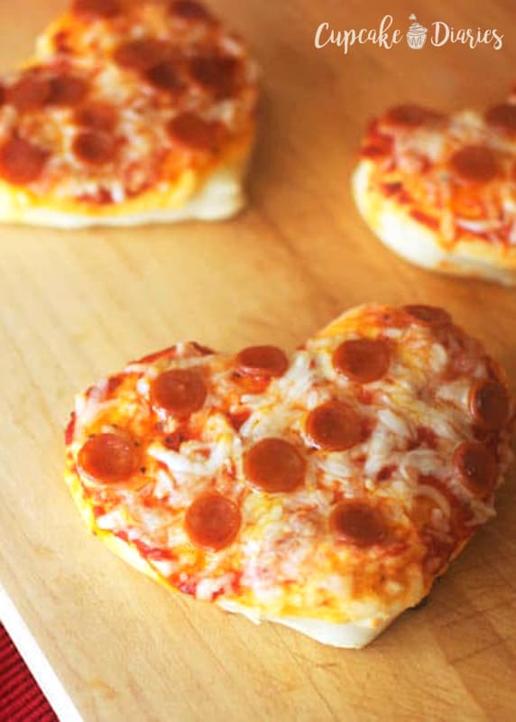 Simple Heart Shaped Kids Pizza for Valentine's Day! #ad #LuvTyson