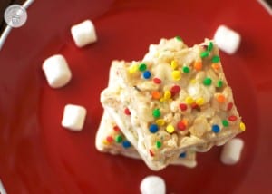 Funfetti Krispy Treats - A perfectly chewy treat full of funfetti flavor! A perfect dessert option for a birthday party.