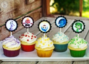 Inside Out Cupcakes - These cupcakes are perfect for an Inside Out birthday party or for talking about emotions with the kids. Download printable toppers for FREE! #InsideOutEmotions #ad