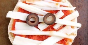 Mini Mummy Pizzas: 30 Days of Halloween – Day 29
