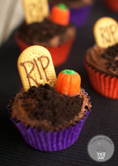 Graveyard Cupcakes