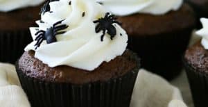 Creepy Spider Cupcakes – 30 Days of Halloween 2016: Day 22