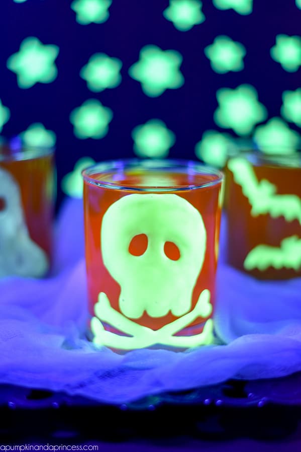 Glow-In-The-Dark Halloween Cilngs