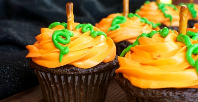 Pumpkin Patch Cupcakes – 30 Days of Halloween 2016: Day 14 - Cupcake Diaries