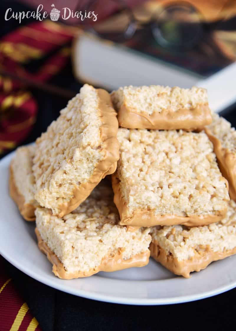 This is the treat for Harry Potter fans! Butterbeer Krispy Treats are so chewy and full of that butterbeer flavor. Perfect for a Harry Potter party!