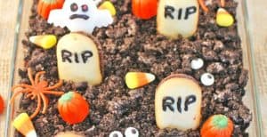 Halloween Graveyard Cheesecake Dip – 30 Days of Halloween 2017: Day 21