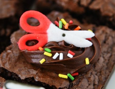 Back-to-School Brownies - Perfectly soft and chewy brownies decorated with delicious chocolate frosting and school themed sugar decorations. A perfect dessert for a new school year!