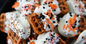 Halloween Caramel Pretzel Bites – 30 Days of Halloween 2017: Day 16