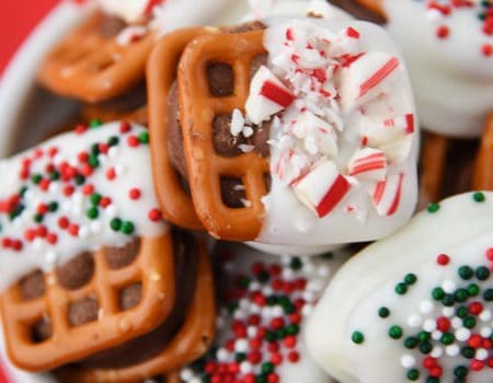 Christmas Caramel Pretzel Bites
