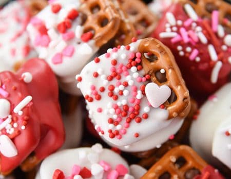 Valentine's Day Caramel Pretzel Bites are the perfect way to share the love this holiday! They're salty, sweet, and so delicious.