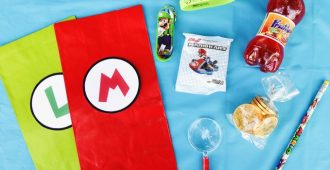 Super cute and super easy goody bags for a Super Mario Bros. birthday party!