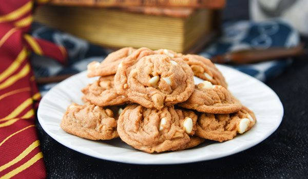 Harry Potter Butterbeer Cookies - If you're planning a Harry Potter party, you've got to make these cookies!