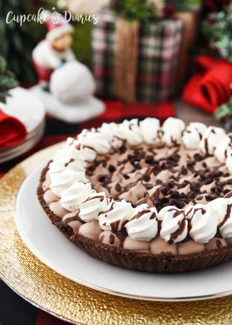 Edwards Hershey’s Chocolate Crème Pie is the perfect dessert for a holiday party! Especially when you're planning last minute!